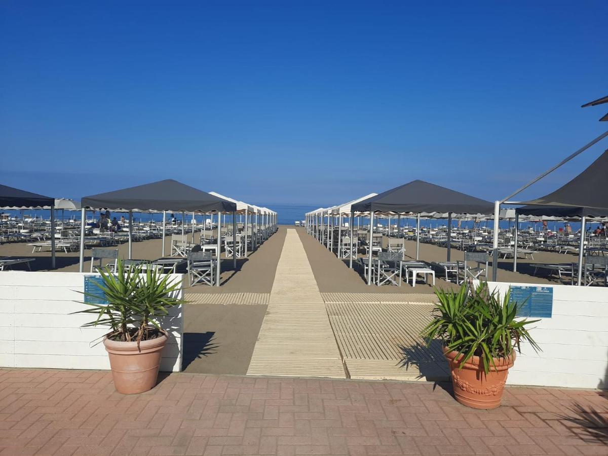 Alberto Quadrilocale A Soli 150M Dal Mare 마리나 디 카스타녜토 카르두치 외부 사진